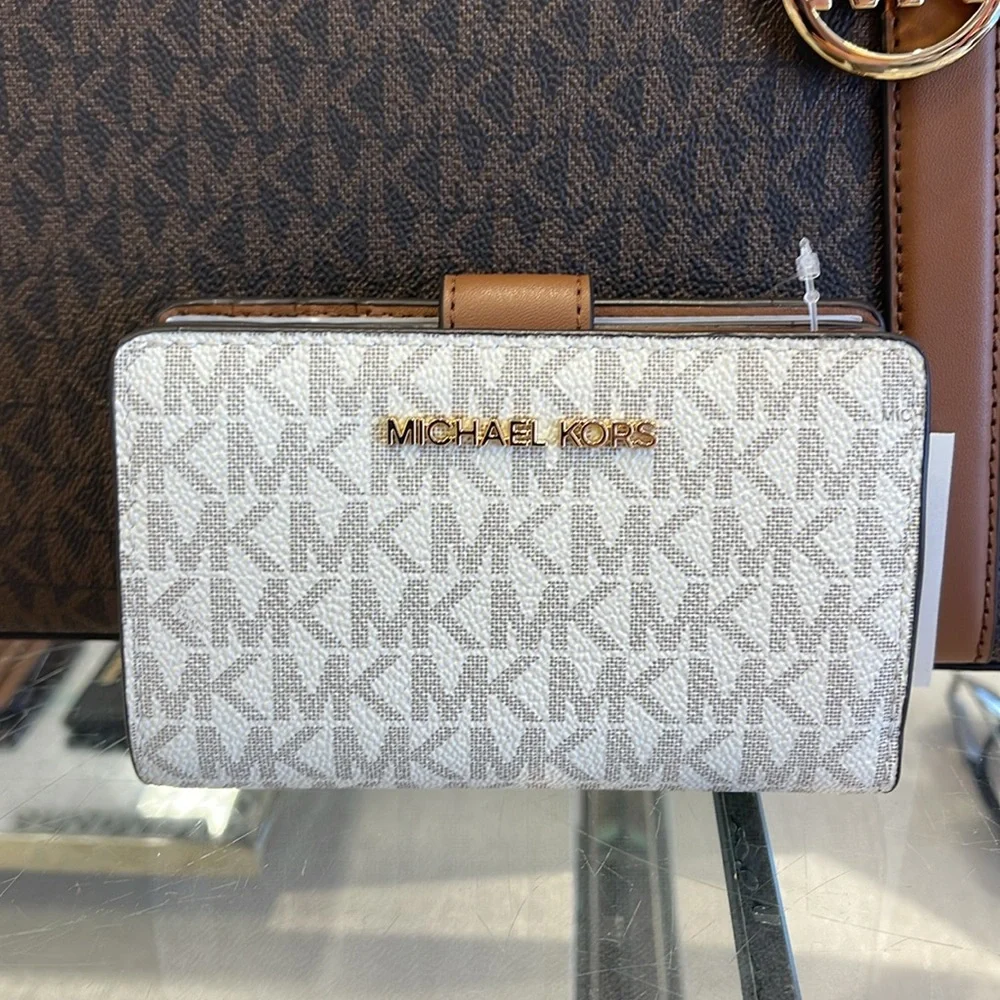 MICHAEL KORS Medium Signature Logo Wallet Vanilla NWT